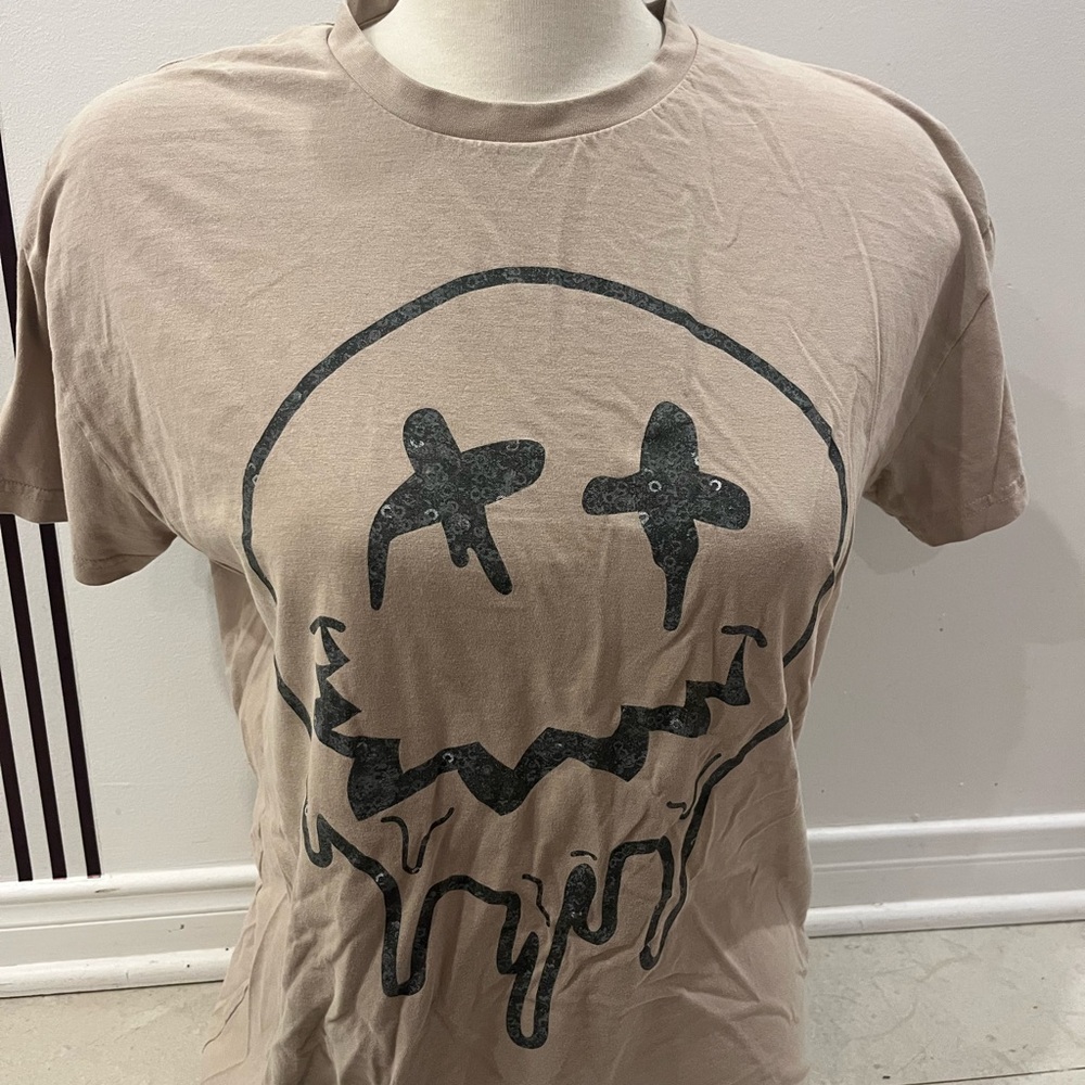 Forever 21 Beige Skull Graphic Tee